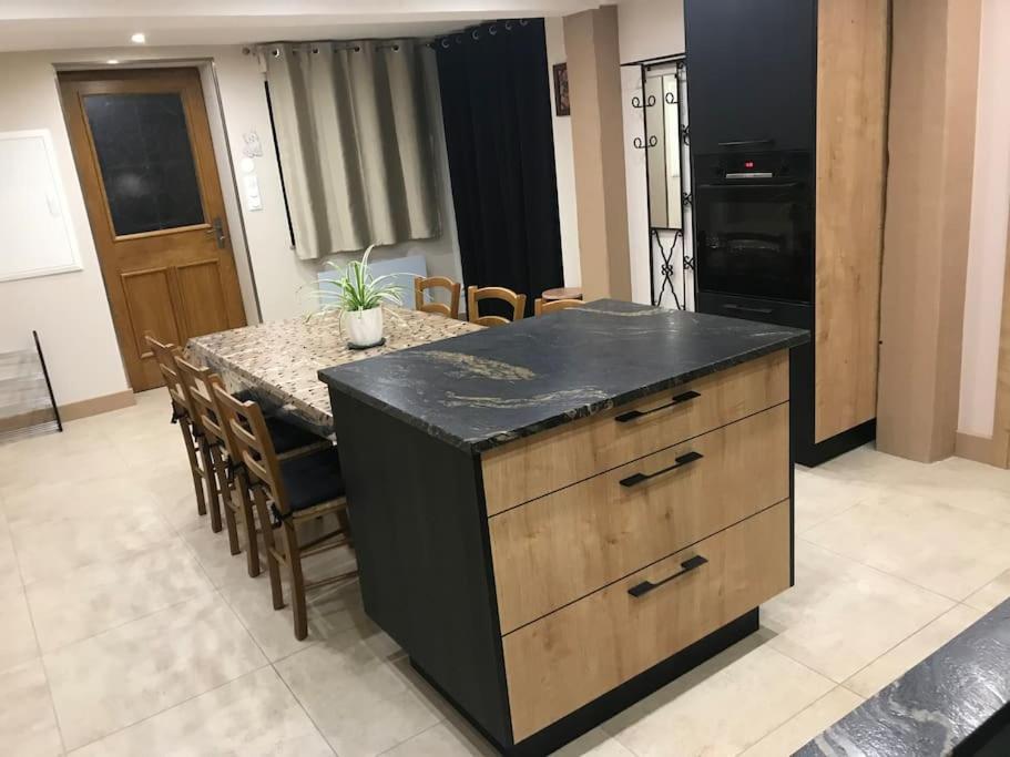 Paisible Logement Tout Equipe Pour 1 A 6 Personnes Ebersheim Extérieur photo